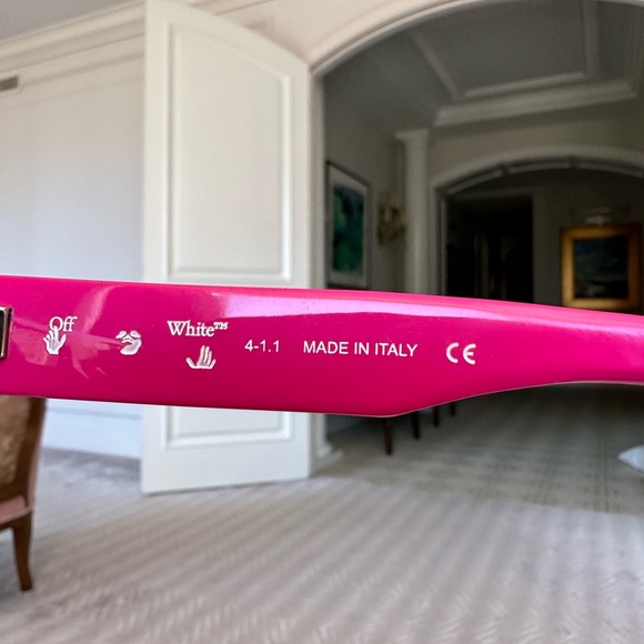 Off White pink sunglasses in very good condition - Picture 2 of 5